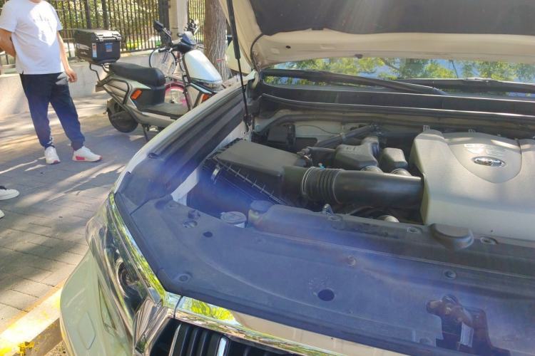 Used Toyota Prado 2018 3.5L Automatic TX-L NAVI with Rear-Mounted Spare Tire Engine Bay Right