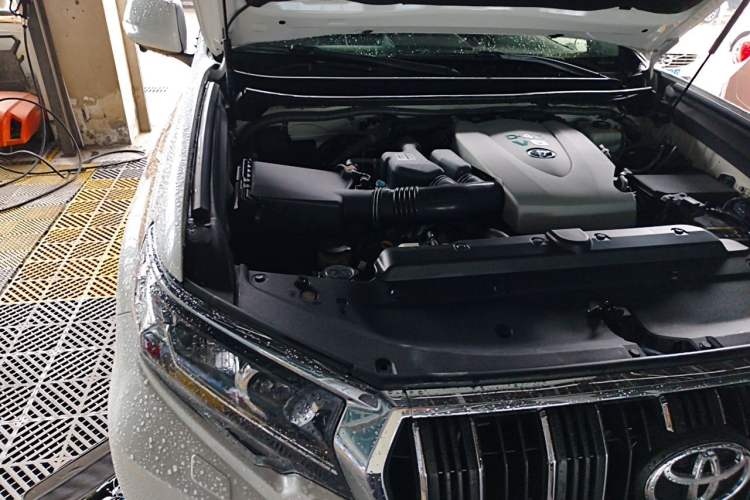 Used Toyota Prado 2018 3.5L Automatic TX-L NAVI with Rear-Mounted Spare Tire Engine Bay Right