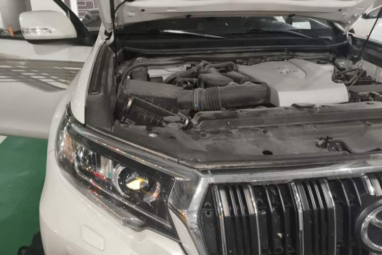 Used Toyota Prado 2018 3.5L Automatic TX-L with Rear-Mounted Spare Tire Engine Bay Right