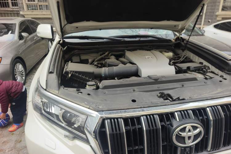 Used Toyota Prado 2018 3.5L Automatic TX-L with Rear-Mounted Spare Tire Engine Bay Right
