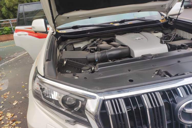 Used Toyota Prado 2018 3.5L Automatic TX-L with Rear-Mounted Spare Tire Engine Bay Right