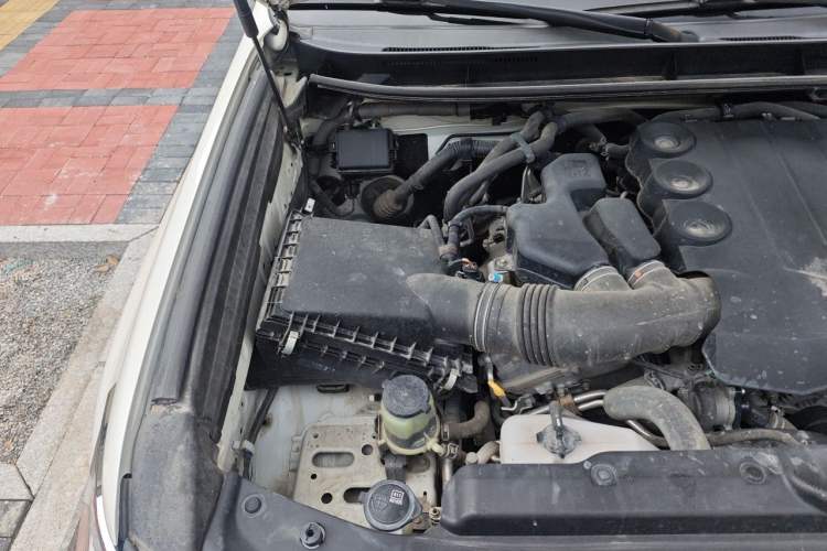 Used Toyota Prado 2018 4.0L TXL Nine Airbags External Mount – Middle East Version Engine Bay Right