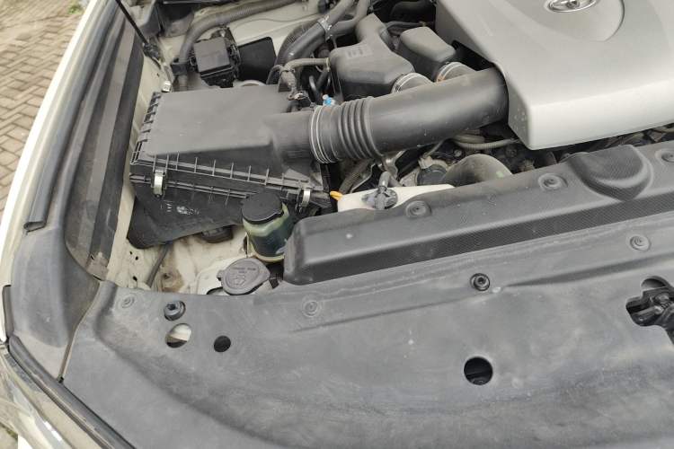 Used Toyota Prado 2018 3.5L Automatic TX-L with Rear-Mounted Spare Tire Engine Bay Right