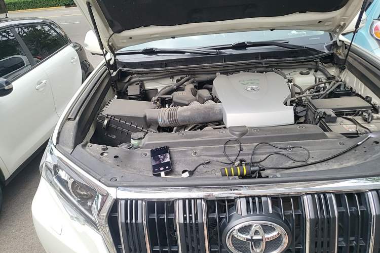 Used Toyota Prado 2018 3.5L Automatic TX-L with Rear-Mounted Spare Tire Engine Bay Right