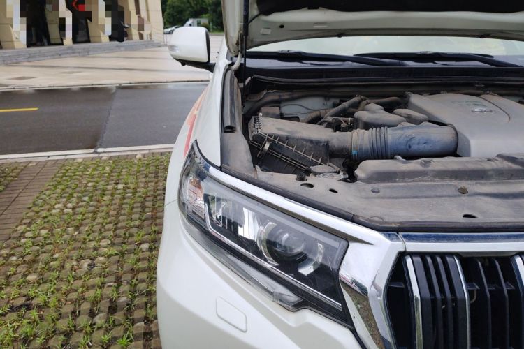 Used Toyota Prado 2018 3.5L Automatic TX-L with Rear-Mounted Spare Tire Engine Bay Right