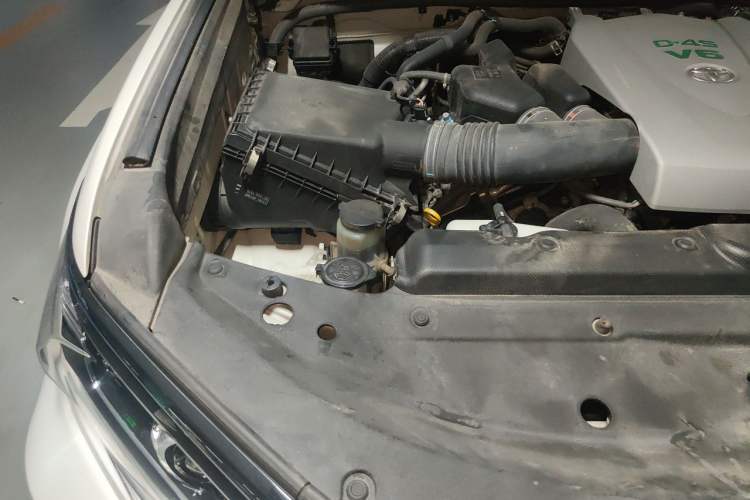 Used Toyota Prado 2018 3.5L Automatic TX-L with Rear-Mounted Spare Tire Engine Bay Right
