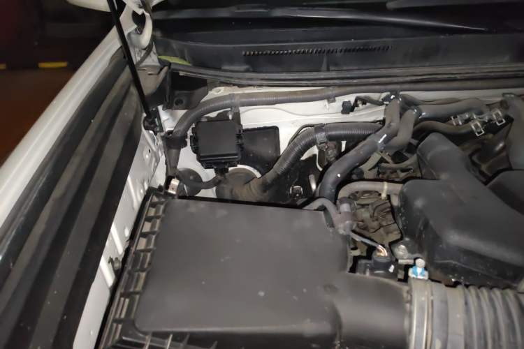 Used Toyota Prado 2018 3.5L Automatic TX-L with Rear-Mounted Spare Tire Engine Bay Right