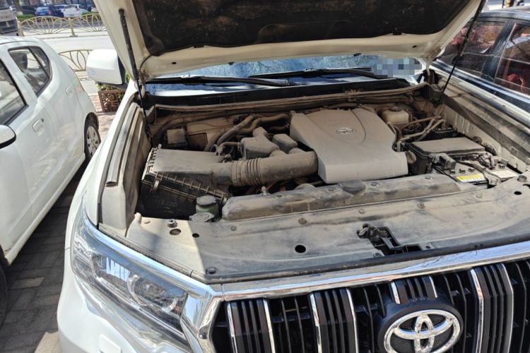 Used Toyota Prado 2018 3.5L Automatic TX-L with Rear-Mounted Spare Tire Engine Bay Right