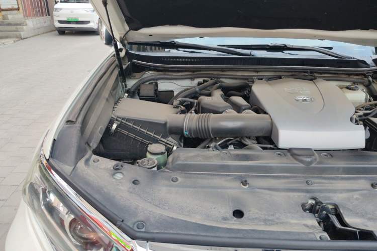 Used Toyota Prado 2018 3.5L Automatic TX-L with Rear-Mounted Spare Tire Engine Bay Right