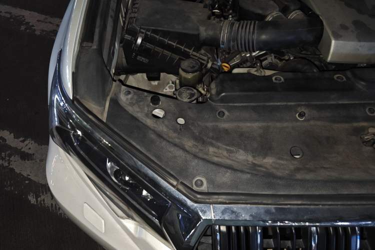 Used Toyota Prado 2018 3.5L Automatic TX-L with Rear-Mounted Spare Tire Engine Bay Right