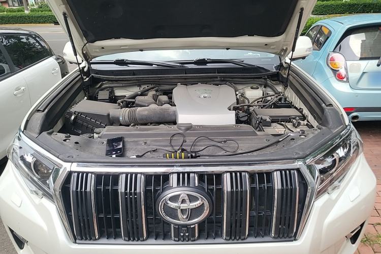Used Toyota Prado 2018 3.5L Automatic TX-L with Rear-Mounted Spare Tire Engine Bay