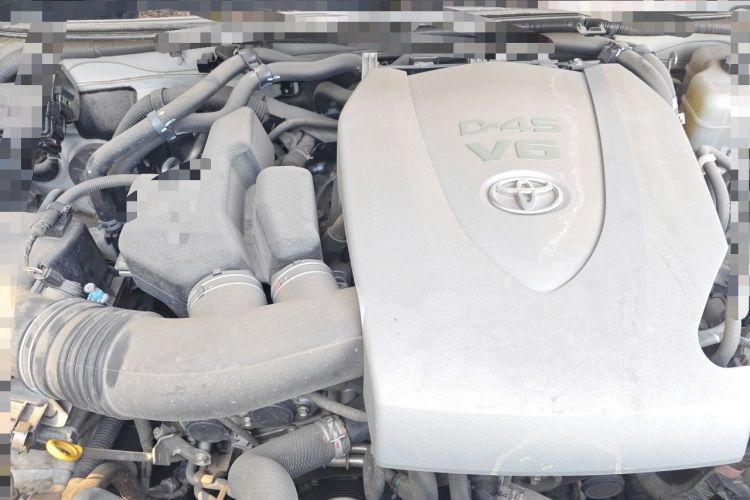 Used Toyota Prado 2018 3.5L Automatic TX-L Engine Bay