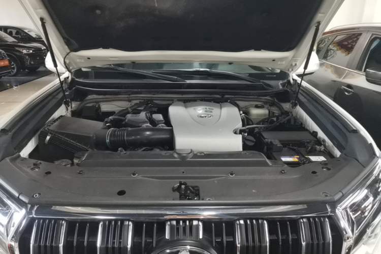 Used Toyota Prado 2018 3.5L Automatic TX-L with Rear-Mounted Spare Tire Engine Bay