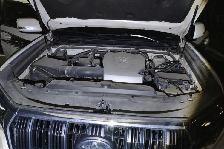 Used Toyota Prado 2018 3.5L Automatic TX-L with Rear-Mounted Spare Tire Engine Bay