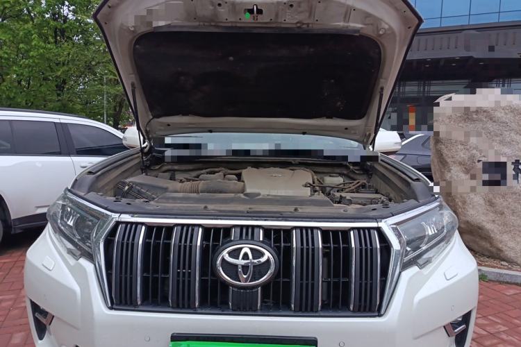 Used Toyota Prado 2018 3.5L Automatic TX-L with Rear-Mounted Spare Tire Engine Bay