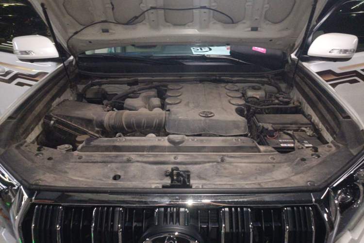Used Toyota Prado  Engine Bay