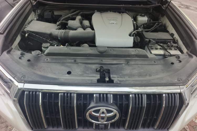 Used Toyota Prado 2018 3.5L Automatic TX-L Engine Bay