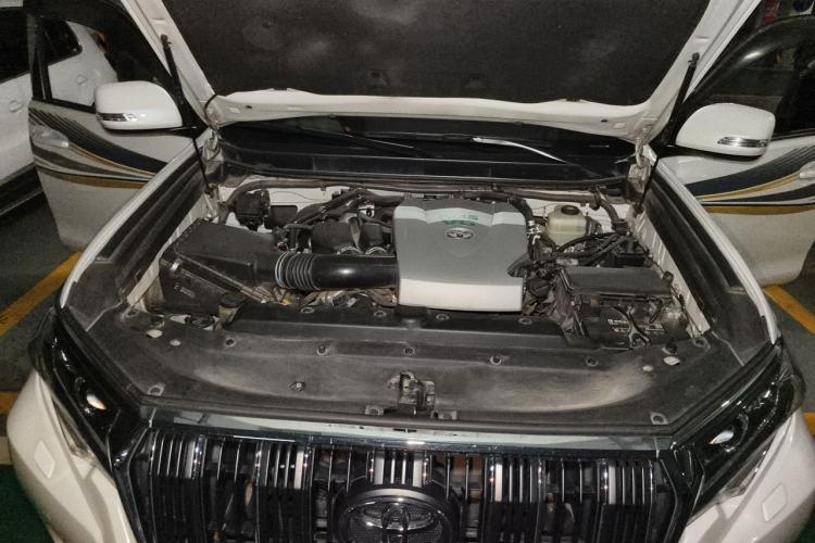 Used Toyota Prado 2018 3.5L Automatic TX-L Engine Bay