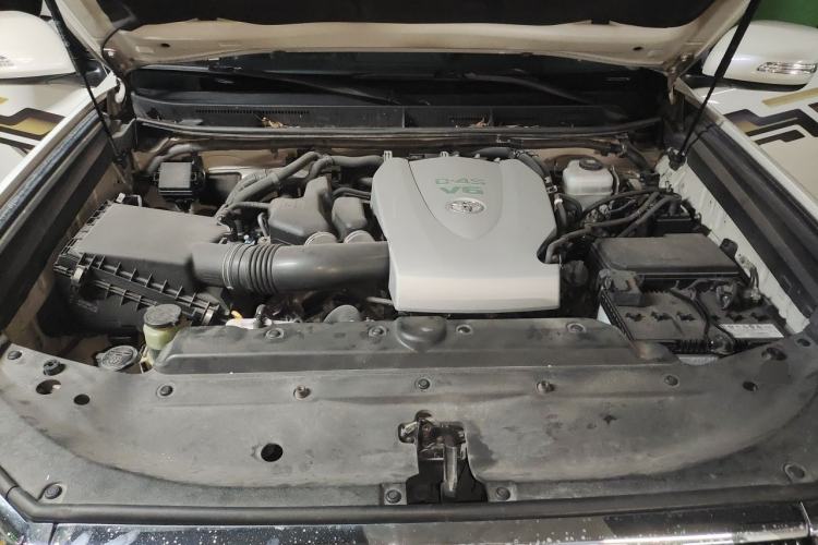 Used Toyota Prado 2018 3.5L Automatic TX-L NAVI with Rear-Mounted Spare Tire Engine Bay