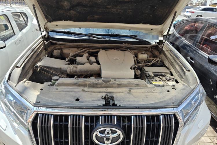 Used Toyota Prado 2018 3.5L Automatic TX-L with Rear-Mounted Spare Tire Engine Bay