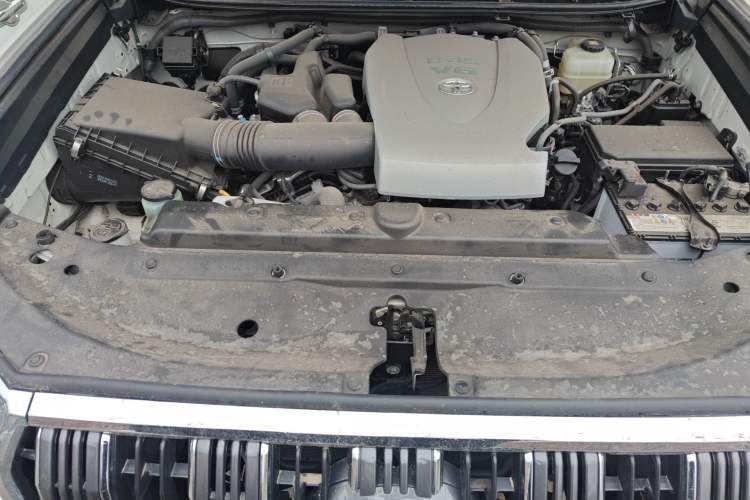 Used Toyota Prado 2018 3.5L Automatic SX Engine Bay