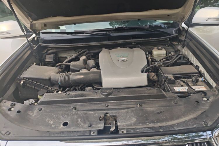 Used Toyota Prado 2018 3.5L Automatic TX-L NAVI with Rear-Mounted Spare Tire Engine Bay