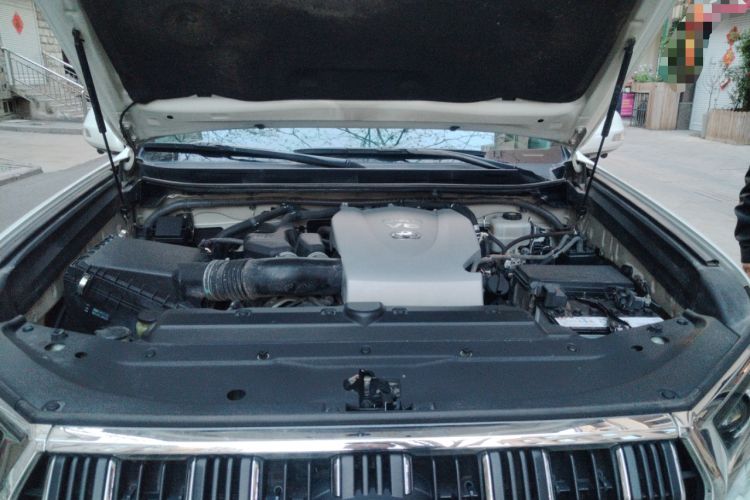 Used Toyota Prado 2018 3.5L Automatic TX-L with Rear-Mounted Spare Tire Engine Bay