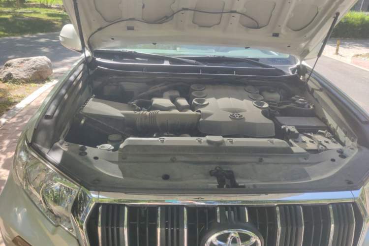 Used Toyota Prado  Engine Bay