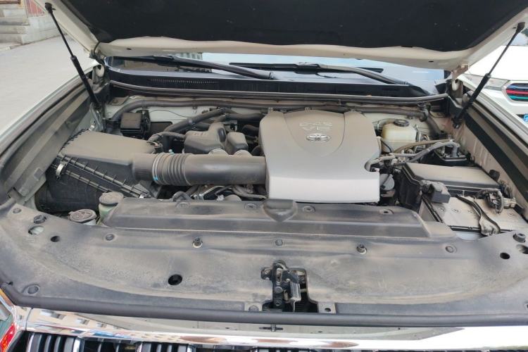 Used Toyota Prado 2018 3.5L Automatic TX-L with Rear-Mounted Spare Tire Engine Bay