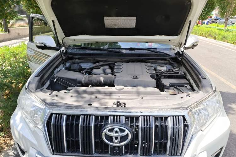 Used Toyota Prado  Engine Bay