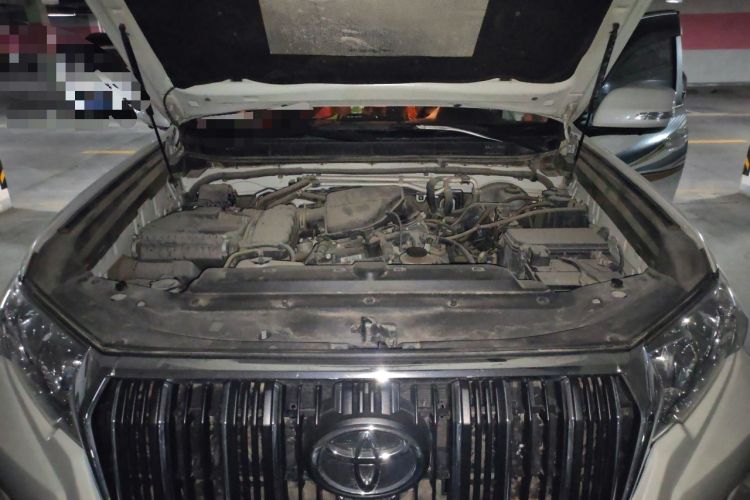 Used Toyota Prado  Engine Bay