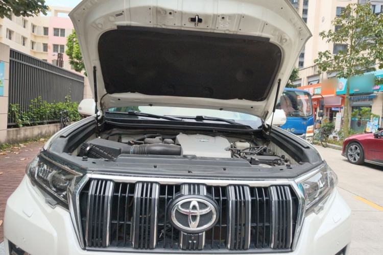 Used Toyota Prado 2018 3.5L Automatic TX-L with Rear-Mounted Spare Tire Engine Bay