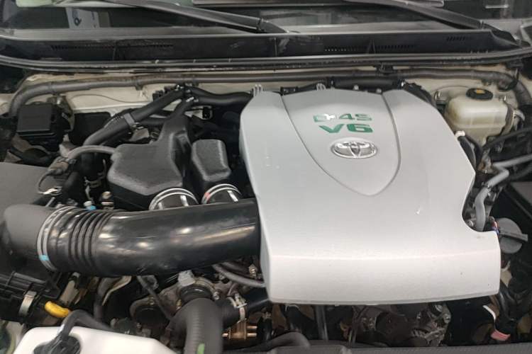 Used Toyota Prado 2018 3.5L Automatic TX-L with Rear-Mounted Spare Tire Engine Bay