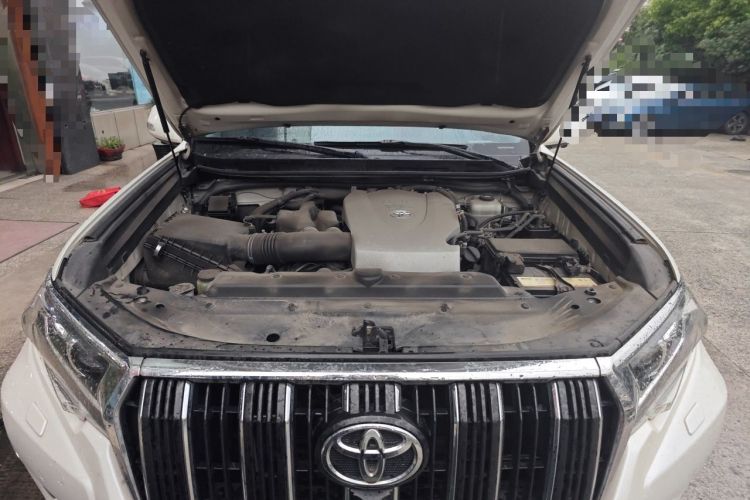 Used Toyota Prado 2018 3.5L Automatic TX-L Engine Bay