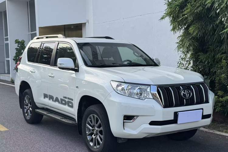Used Toyota Prado 2018 4.0L TX-L U.S. Specification Exterior 2