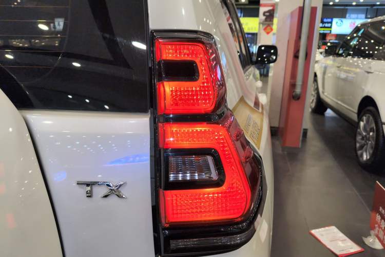 Used Toyota Prado 2018 3.5L Automatic TX-L with Rear-Mounted Spare Tire Exterior 3