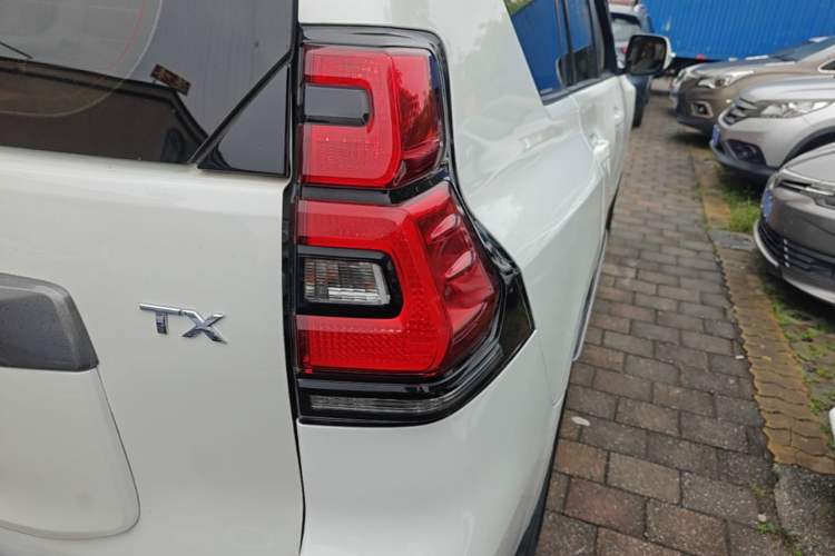 Used Toyota Prado 2018 3.5L Automatic TX Exterior 3