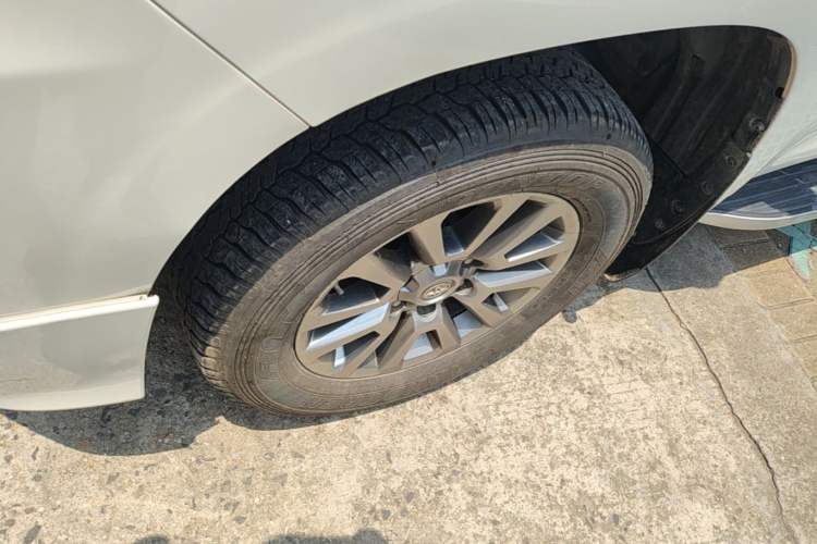 Used Toyota Prado 2018 3.5L Automatic TX-L with Rear-Mounted Spare Tire Exterior 4