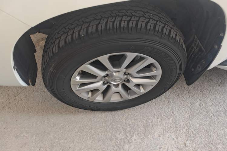 Used Toyota Prado 2018 3.5L Automatic TX-L NAVI with Rear-Mounted Spare Tire Exterior 4