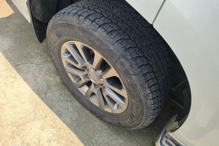Used Toyota Prado 2018 3.5L Automatic TX-L with Rear-Mounted Spare Tire Exterior 5