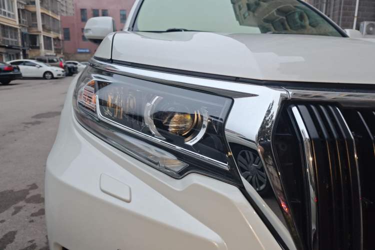 Used Toyota Prado 2018 3.5L Automatic TX-L with Rear-Mounted Spare Tire Exterior 6