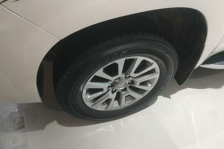 Used Toyota Prado 2018 3.5L Automatic VX NAVI with Rear-Mounted Spare Tire Exterior 7
