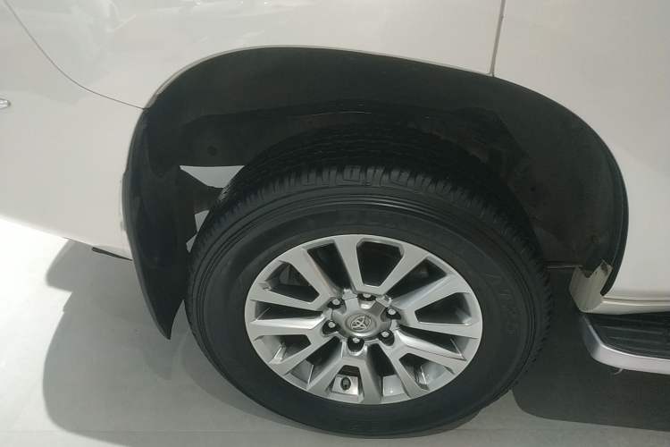 Used Toyota Prado 2018 3.5L Automatic VX NAVI with Rear-Mounted Spare Tire Exterior 8