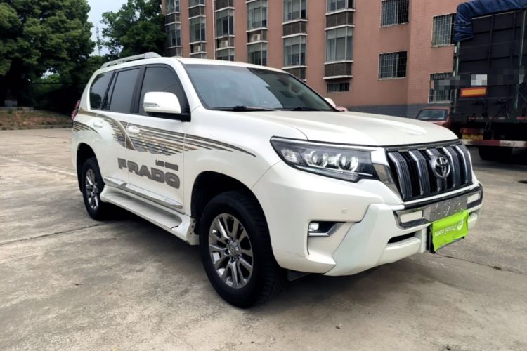 Used Toyota Prado 2018 4.0L U.S.-Spec Version 7 Seats Front Right 45 Deg