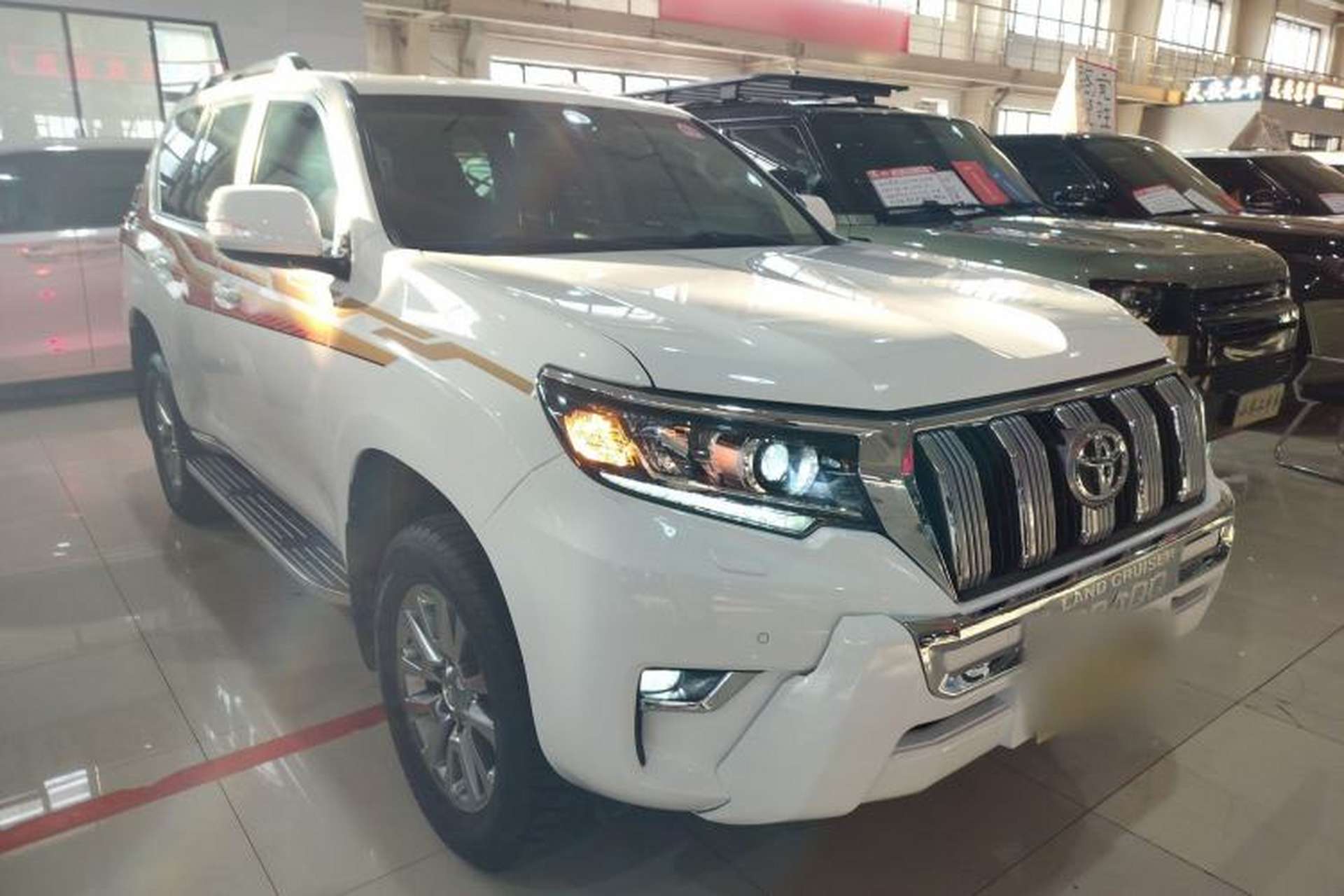Used Toyota Prado 2018 3.5L Automatic TX-L with Rear-Mounted Spare Tire Front Right 45 Deg