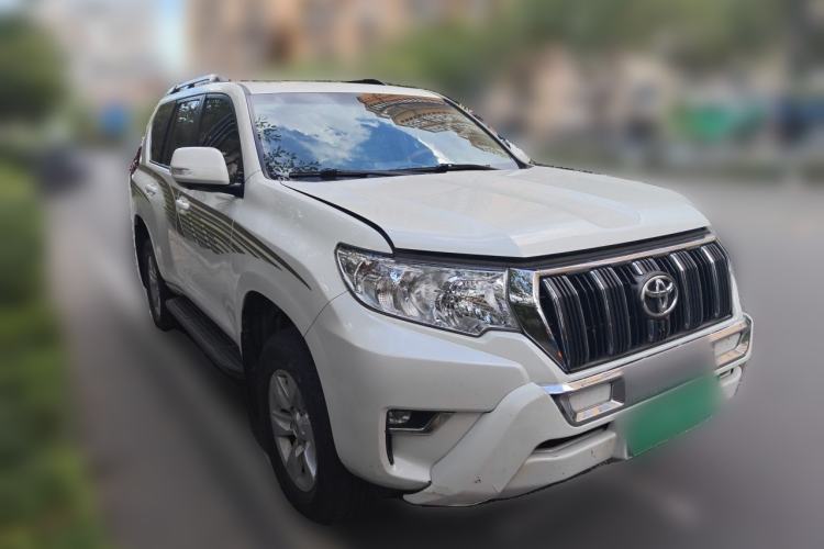Used Toyota Prado 2018 2.7L TXL Nine-Cylinder External Fuel Tank Large Fuel Capacity – Middle East Front Right 45 Deg