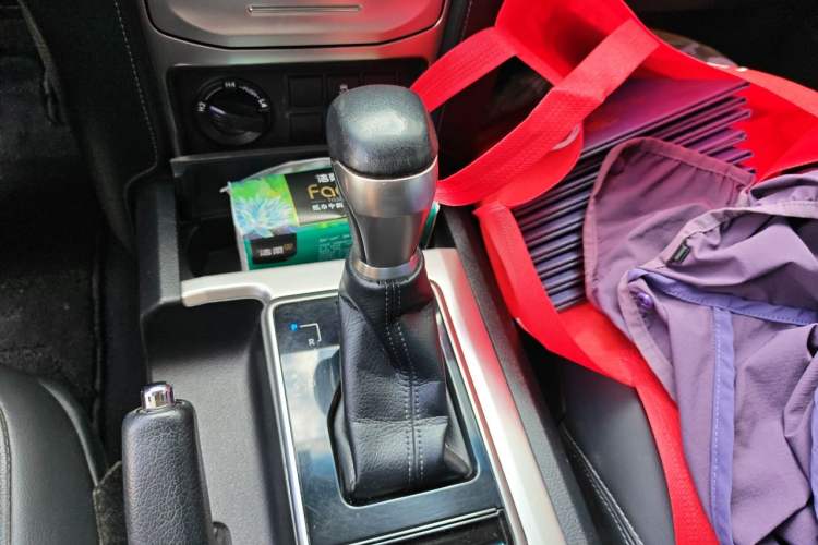 Used Toyota Prado 2018 3.5L Automatic TX-L Gear Lever