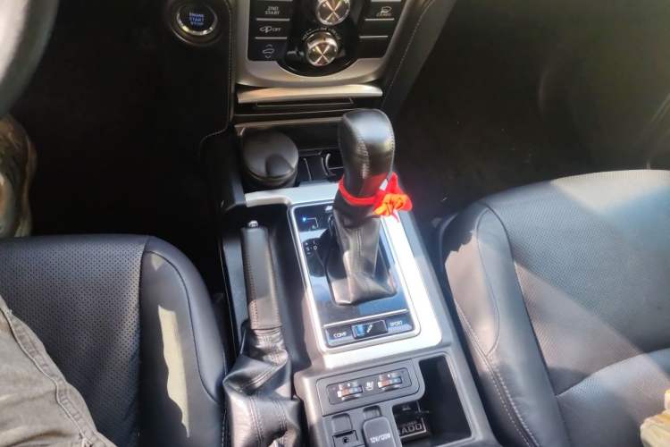 Used Toyota Prado 2018 3.5L Automatic VX NAVI with Rear-Mounted Spare Tire Gear Lever
