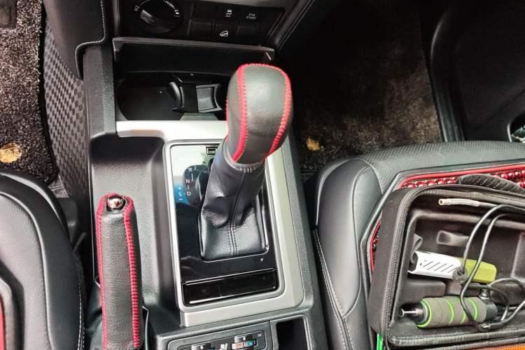 Used Toyota Prado 2018 3.5L Automatic TX-L Gear Lever