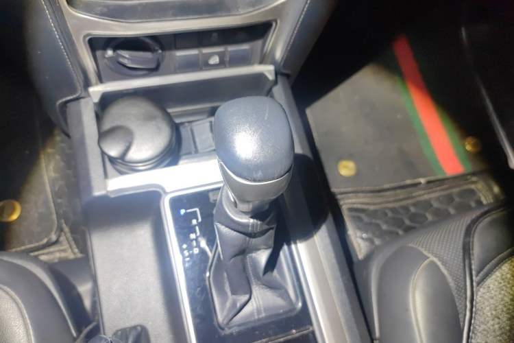 Used Toyota Prado 2018 3.5L Automatic TX-L with Rear-Mounted Spare Tire Gear Lever